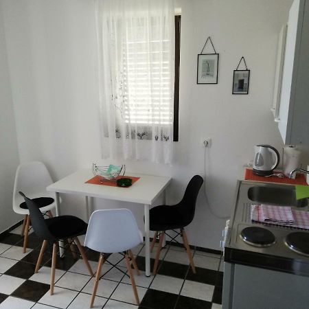 Apartmani Laura Traù Esterno foto