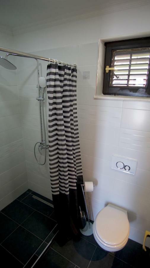 Apartmani Laura Traù Esterno foto