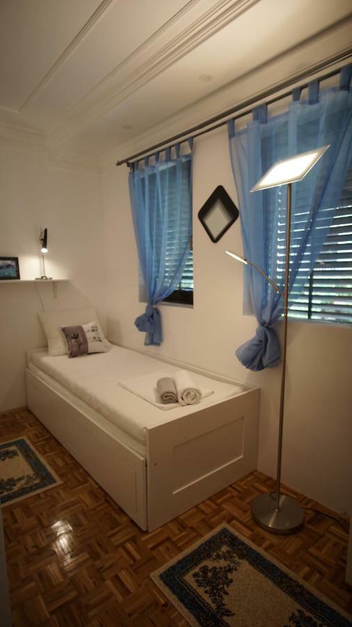 Apartmani Laura Traù Esterno foto