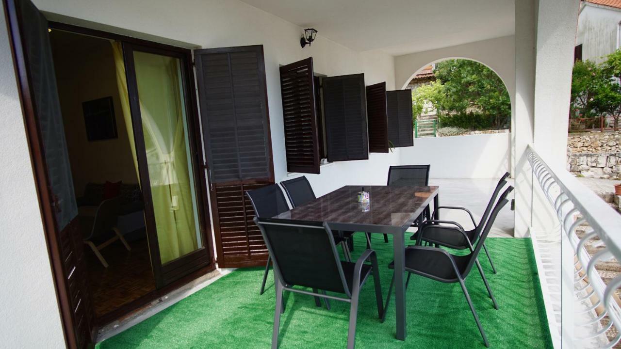 Apartmani Laura Traù Esterno foto