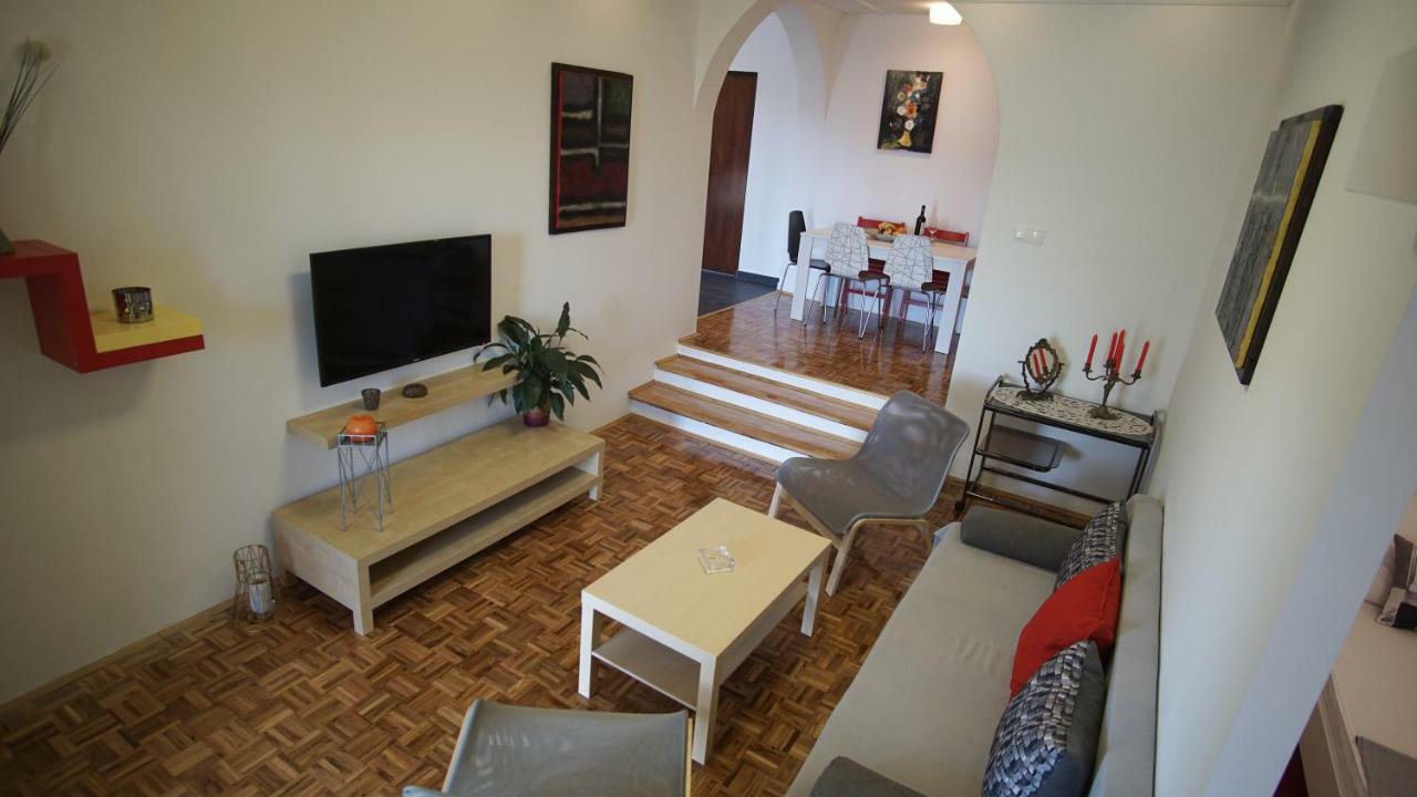 Apartmani Laura Traù Esterno foto