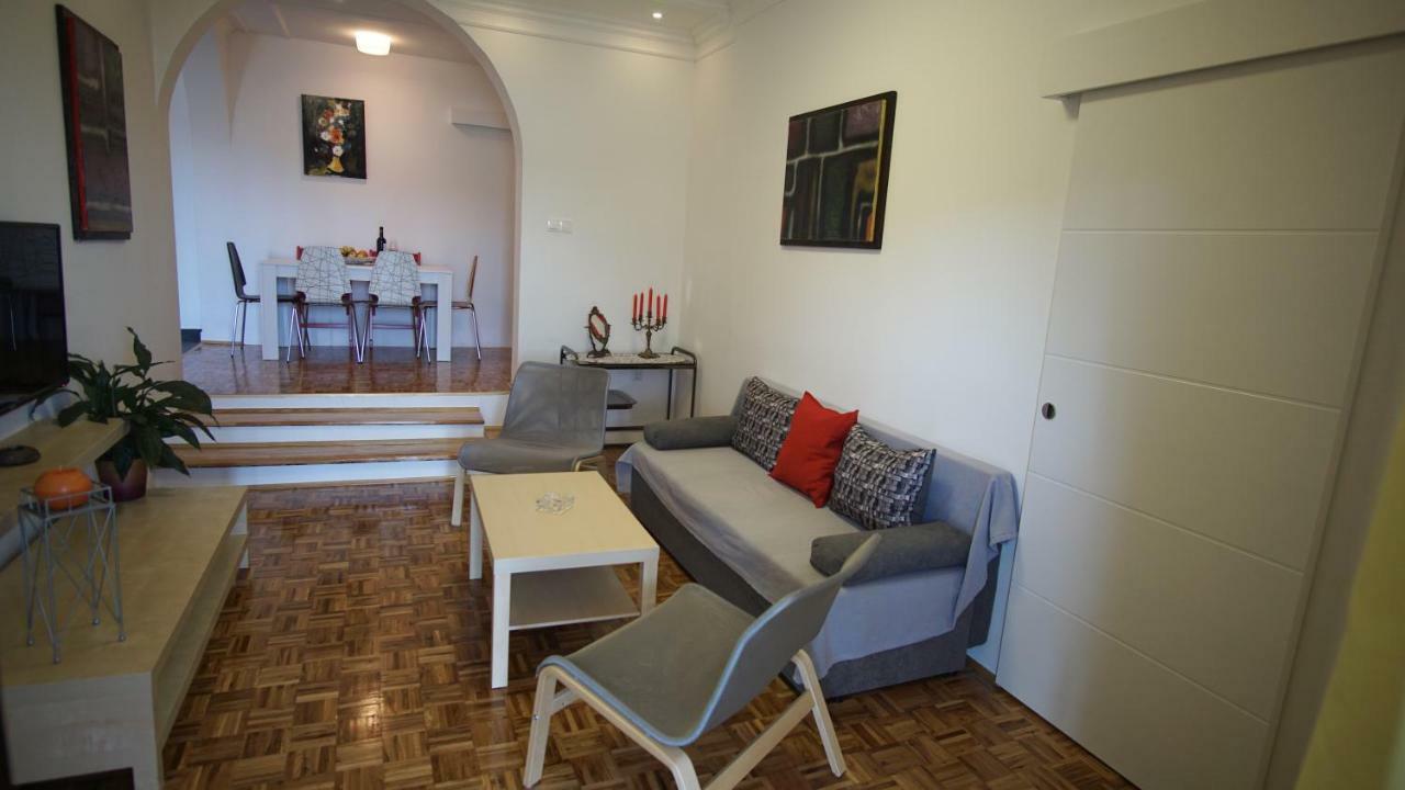 Apartmani Laura Traù Esterno foto