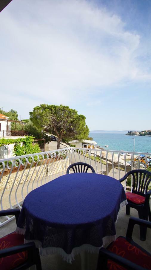 Apartmani Laura Traù Esterno foto
