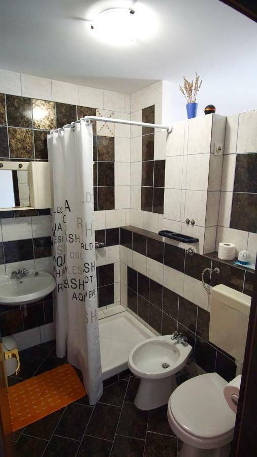 Apartmani Laura Traù Esterno foto