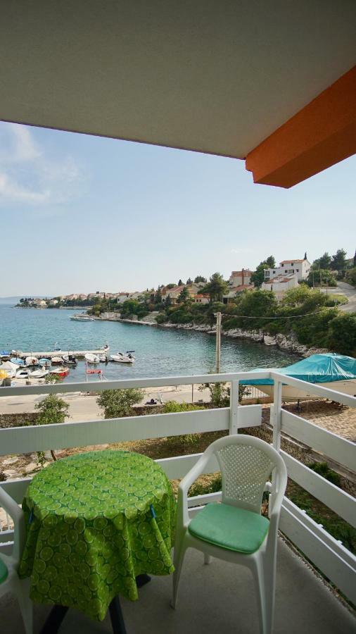 Apartmani Laura Traù Esterno foto