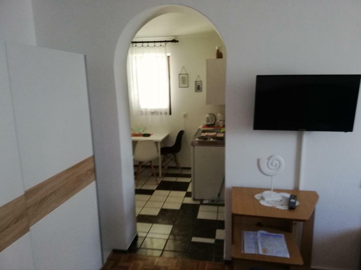 Apartmani Laura Traù Esterno foto