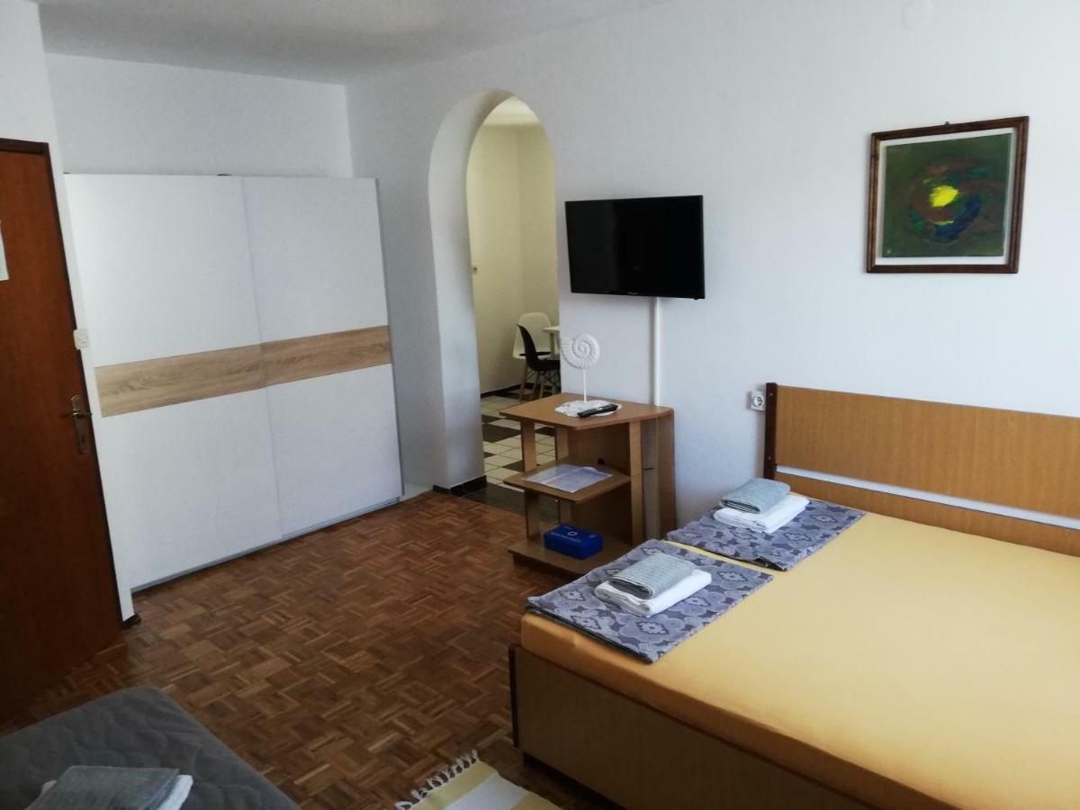 Apartmani Laura Traù Esterno foto