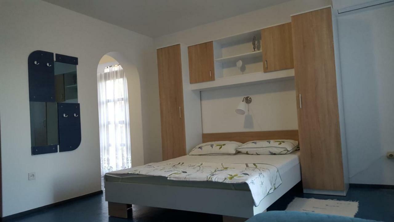 Apartmani Laura Traù Esterno foto