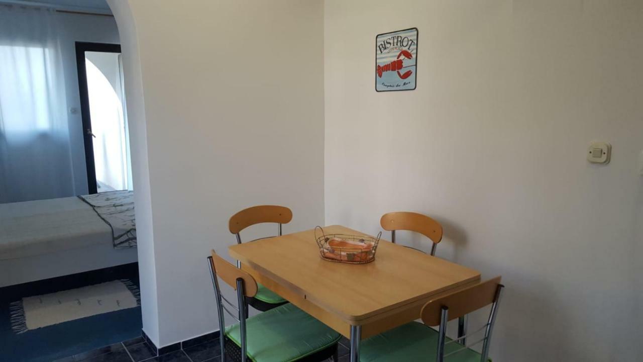 Apartmani Laura Traù Esterno foto