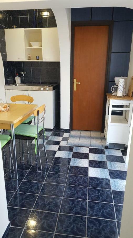 Apartmani Laura Traù Esterno foto